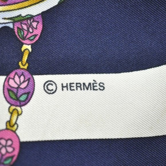HERMES Carre 90 Scarf "parmi les fleurs je compte les heures" Silk Navy - Picture 4 of 13